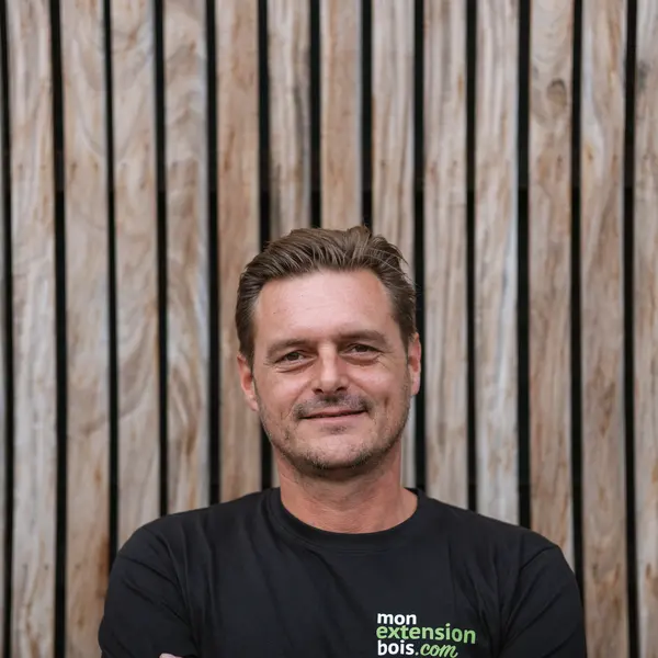 Julien, équipe Mon Extension Bois