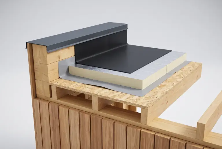 Extension maison toit plat : agrandissez en bois, en kit ou avec pose 17 Coupe d'une toiture plate d'extension bois : OSB, pare-vapeur, isolant polyuréthane 140 mm, membrane EPDM relevée sur l'acrotère et couvertine (illustration)